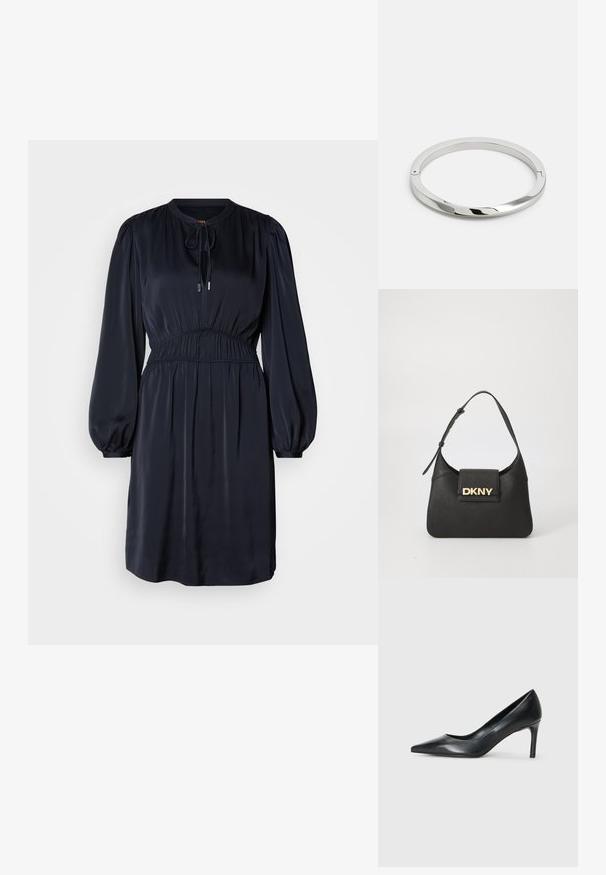 Navyblaues, langärmliges Kleid mit geraffter Taille, rundem Ausschnitt und Kordelzug. Hergestellt aus glattem, leichtem Stoff.; Schwarze Leder-Pumps mit spitzem Zehenbereich und schmalem Absatz, glatter Textur und ohne sichtbare Verzierungen. Sauberes Design mit minimalistischem Ästhetik.; Schwarze Leder-Umhängetasche mit einer strukturierten Form, die ein goldfarbenes "DKNY"-Logo auf der Vorderseite und einen kurzen, verstellbaren Trageriemen hat.; Silbernes Metallarmband mit einer glatten, glänzenden Oberfläche und flachen Kanten. Verfügt über ein offenes, kreisförmiges Design mit einem subtilen Verschlussdetail.
