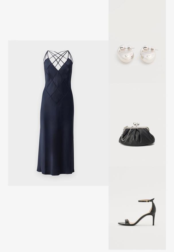 Robe en satin bleu marine avec une silhouette ajustée, présentant un décolleté à bretelles croisées et un motif de losanges matelassé sur le devant. Longue longueur.; Sandale à talons hauts en cuir noir avec une lanière de cheville. Présente une texture lisse, un bout ouvert et un talon fin. Détail de boucle en ton doré.; Porte-monnaie en cuir noir avec texture froncée, cadre en métal argenté, fermeture à verrouillage kiss-lock et bandoulière en chaîne. Surface lisse et douce.; Paire de boucles d'oreilles argentées brillantes et épaisses avec fermoirs à tige, sur fond blanc uni.