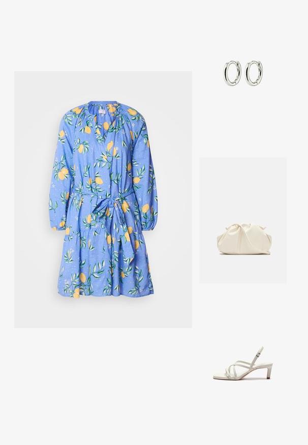 Sinine kleit sidruni ja lehe mustriga, pikkade varrukatega, kogutud kaelusega ja vööndiga. Valmistatud kergetest materjalidest, millel on laienev seelikuosa.; Zign by Zalando Klassikalised kontsakingad - off white; Pehme kergelt kreemikas nahast klapi-tüüpi kott kokkutõmmatud volditud disainiga ning õhuke õlarihm ees rahuldaval taustal.; Hõbedased rõngaskõrvarõngad, millel on sile ja läikiv viimistlus. Ümar kuju ja turvaline sulgemismehhanism. Minimalistlik disain, kus on kerge keerutuse detail.