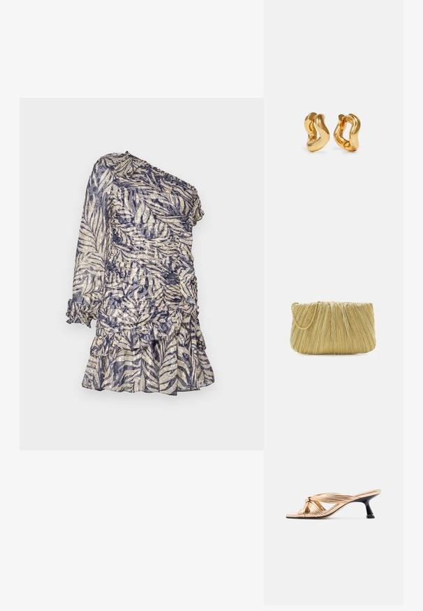 Robe asymétrique en tissu transparent avec un motif de feuilles bleu et beige, dotée de détails froncés et d'un ourlet en volants.; Sandale à talon kitten dorée avec brides fines, détail en nœud et talon noir élégant, vue de profil sur fond blanc.; Loeffler Randall BRIT PLEATED FLAT - Pochette - gold-coloured; Boucles d'oreilles en forme de créoles dorées avec un design ondulé, présentant une surface lisse et brillante ainsi qu'une forme élégante. Sans fermoirs visibles.