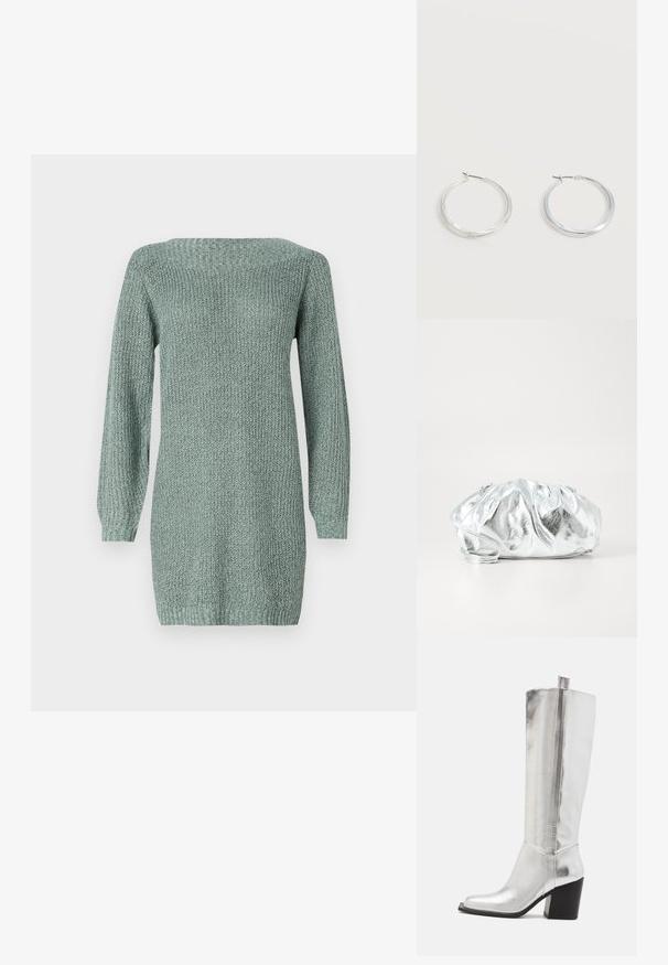 Vestido de punto en verde claro con mangas largas, escote amplio y tejido texturizado. Presenta un corte recto y bajo acanalado.; Botas de cuero plateadas hasta la rodilla con puntera cuadrada, acentuadas por un acabado metálico brillante y un robusto tacón cuadrado negro.; Bolso de mano plateado metálico con un cuerpo suave y fruncido y una correa de hombro delgada. Presenta una textura suave y brillante y una forma redondeada.; Pendientes de aro de metal plateado con superficie lisa y ligeramente curvada y cierre de tipo mosquetón sobre un fondo blanco liso.