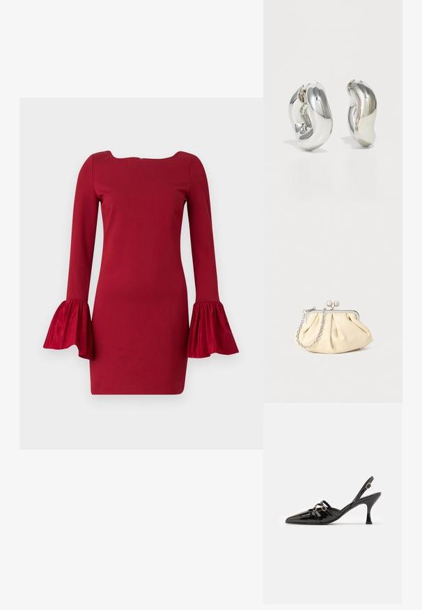 Rode jurk met lange mouwen, een bootnek en uitlopende, gerimpelde manchetten. Gemaakt van een soepele stof, met een getailleerde silhouette.; ALOHAS JOELLE ONIX - Klassieke pumps - black; Geplooide beige leren clutch met een zilveren metalen frame, voorzien van twee ronde decoratieve sluitingen en een zilveren kettingriem.; Zilveren sculpturale oorbellen met gladde, gebogen vormen en reflecterende oppervlakken. Voorzien van een gesloten hoepelontwerp en een onderscheidende organische vorm.