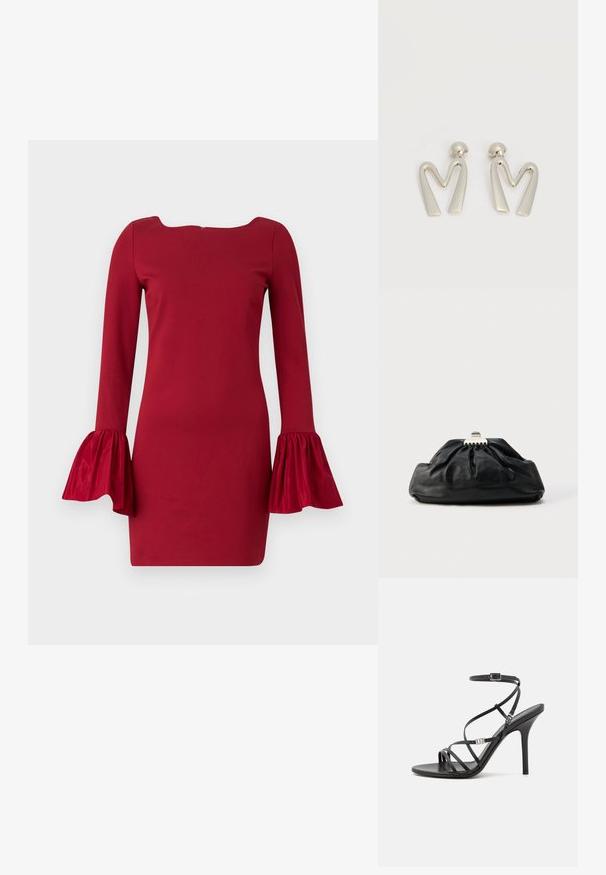 Rotes langärmliges Kleid mit schiffchenförmigem Ausschnitt und ausgestellten, rüschengeschmückten Ärmeln. Hergestellt aus einem glatten Stoff, mit einer taillierten Silhouette.; Schwarze High-Heel-Sandale mit dünnen Riemen, einem Knöchelverschluss, einer glatten Lederoberfläche und einem schlanken Stiletto-Absatz.; Schwarze Leder-Clutch mit geraffter Textur, Metallverschluss und dezentem, auf der Vorderseite geprägtem Logo. Abgerundete Form.; Paar silberfarbene Metallohrringe in Form des kantigen Buchstabens M mit abgerundeten Stegen auf weißem Hintergrund.