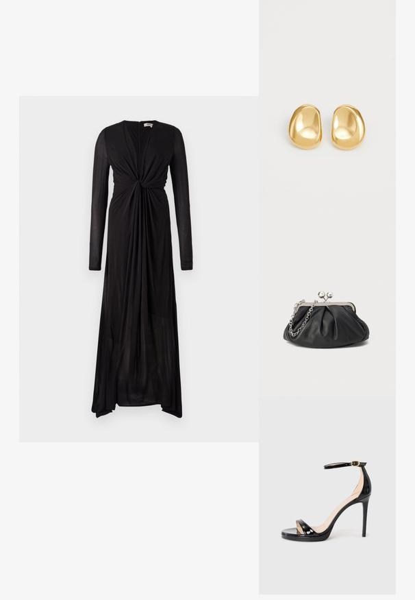 Robe noire à manches longues avec un détail de devant noué et un tissu fluide. Présente un décolleté en V profond et un ourlet progressif pour un drapé élégant.; Sandale à talon haut en cuir verni noir avec une bride de cheville et une boucle dorée, bout ouvert et talon stilettos fin, sur un fond uni.; Porte-monnaie en cuir noir avec texture froncée, cadre en métal argenté, fermeture à verrouillage kiss-lock et bandoulière en chaîne. Surface lisse et douce.; Boucles d'oreilles en forme de clou de couleur or, avec une forme lisse et arrondie et une surface réfléchissante, mettant en avant un design minimaliste sans motifs visibles.