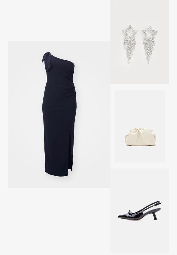 Asymmetrische donkerblauwe jurk met knoopdetail op de schouder, geplooide taille en een zijsplit; gemaakt van soepel, rekbaar materiaal.; Zwarte slingback schoen van lakleer met spitse neus, klein knoopdetail en uitlopende hak van gemiddelde hoogte op een witte achtergrond.; Zachte, crèmekleurige leren clutch met geplooid, gerimpeld ontwerp en een dunne schouderriem die vooraan op een effen achtergrond ligt.; Rhinestone ster oorbellen met waterval franje, in een zilverkleurige tint en een glanzend, reflecterend oppervlak. Stervorm met ingewikkeld ontwerp.