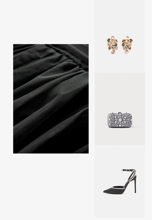 Sort tekstureret stof med et plisseret design, der viser et ensartet mønster og en blød udseende. Fokus på lag og folder i materialet.; Steve Madden VAMPER - Pumps - black; Lille rektangulær mørkegrå clutch pyntet med klare rhinsten i et strålende mønster og en sølvkæde som strop.; Guldtonede øreringe prydet med forskellige ædelsten i cirkulære og rektangulære former, med nuancer af brun, grå og klar.
