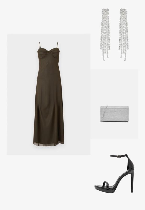 Vestido maxi verde oliva oscuro con tirantes de espagueti, busto fruncido y falda fluida sobre un fondo liso.; Steve Madden MILANO - Sandalias de tacón - black; Bolso de mano metálico plateado con diseño de malla trenzada, forma rectangular y una cadena para llevar. Textura suave y acabado pulido.; Pendientes largos de plata que presentan una variedad de cristales transparentes facetados en cascadas con diferentes longitudes y formas.