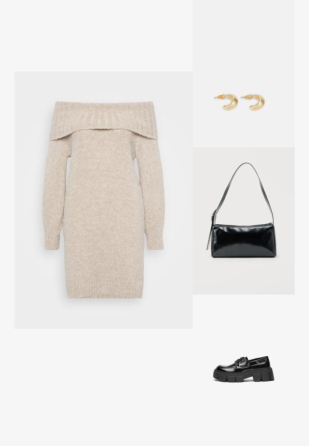 Beige strikket off-shoulder kjole med lange ærmer, ribbet halsudskæring og struktureret stof. Lige snit, midt på låret længde, med manchetter på ærmerne.; Sort laker i patenteret læder med en kraftig sort platformsål og dekorative øjer. Glat tekstur med rund tå og snøredetalje.; Sort rektangulær skuldertaske med en enkelt justerbar rem og lynlås i toppen på en ensfarvet baggrund.; Guld halvmåneformede øreringe med en glat overflade, der har orange accenter nær stiften og sølv hardware.