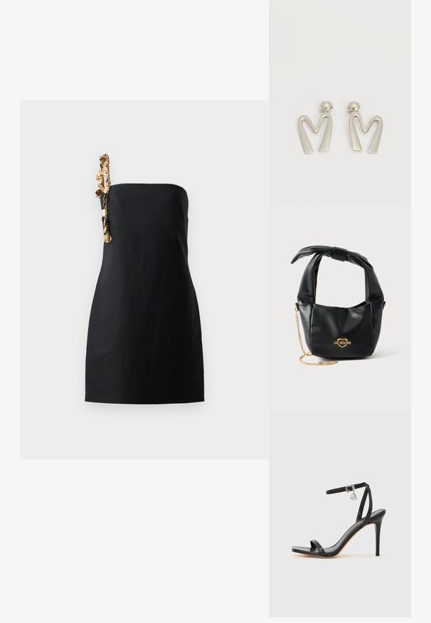 Un vestido negro mini con un corte estructurado y recto, y un detalle decorativo de cadena en tono dorado en un hombro. Textura de tela suave.; Sandalia de tacón alto negra con una estrecha correa en el tobillo, punta cuadrada, material de cuero liso y detalle de hebilla metálica.; Bolso Love Moschino de piel negra suave con asa anudada y correa de cadena dorada sobre fondo blanco.; Par de pendientes de metal plateado con forma de letra M angular y postes redondeados sobre un fondo blanco.