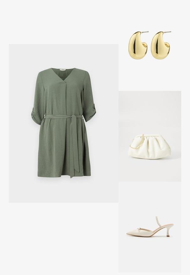 Hellgrünes Wickelkleid mit V-Ausschnitt, Dreiviertelärmeln und Gürtelschlaufe. Hergestellt aus strukturiertem Stoff, mit umgeschlagenen Manschetten und lockerer Passform.; ALDO NAILAH - Pumps - white/bone; Weiße Lederhandtasche mit einem gerafften Design, ausgestattet mit einem goldenen Kettenriemen und einer runden Form. Glatte Textur mit sanften Falten und ohne Muster.; Goldfarbene Steckerohrringe mit einer glatten, glänzenden Oberfläche, die eine abstrahierte, tropfenförmige Form aufweisen. Einfache Metallstiftbefestigung.