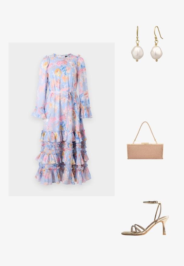 Robe longue à manches longues en bleu clair avec des manches volantes et des volants en plusieurs niveaux. Dotée d'une ceinture à la taille et d'un motif floral vibrant en couleurs pastel.; Sandale à talon haut dorée avec des lanières fines ornées de strass au niveau des orteils et une sangle à la cheville avec fermeture à boucle.; Pochette en métal rose doré avec une texture en maille, quincaillerie dorée et une fine bandoulière tressée.; Boucles d'oreilles dorées ornées de perles blanches irrégulières à la surface lisse, fixées par un crochet en fil.