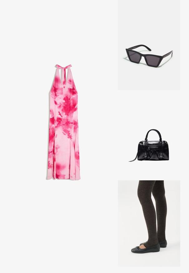 Longue robe dos-nu avec motif tie-dye rose et rouge, décolleté en V plongeant et fermeture à nouer dans le dos.; Jambes portant des leggings côtelés foncés associés à des ballerines noires avec de petits détails en nœud sur fond blanc.; Lunettes noires angulaires avec des verres gris ; fabriquées en plastique, avec des branches épaisses à la surface lisse et sans matériel visible.; Sac à main en cuir noir brillant avec deux poignées, poche zippée à l'avant, détails avec boucle et bandoulière pour poignet sur fond blanc.