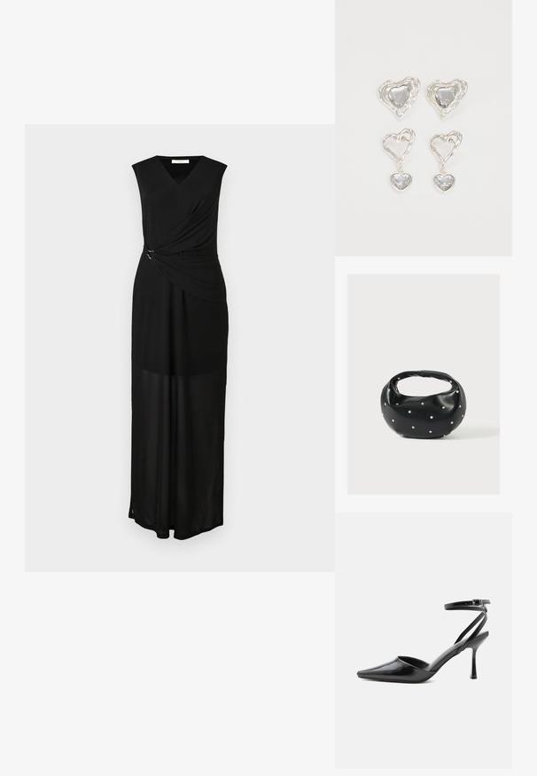 Schwarzes ärmelloses Maxikleid mit V-Ausschnitt, drapiertem Stoff und silbernen Hardware-Akzenten an der Taille. Sanfte Textur und fließendes Design.; Schwarzer spitzer High Heel mit dünnen Knöchelriemen und silberner Schnalle auf einfachem hellem Hintergrund.; Schwarze Lederhandtasche mit abgerundeter Form, verziert mit silbernen Nietenakzenten und kurzem Griff. Glatte Struktur und Reißverschlussverschluss.; Silberne herzförmige Ohrringe mit facettierten klaren Steinen und einem strukturierten Rahmen. Das Set umfasst Stecker- und Anhänger-Stile.