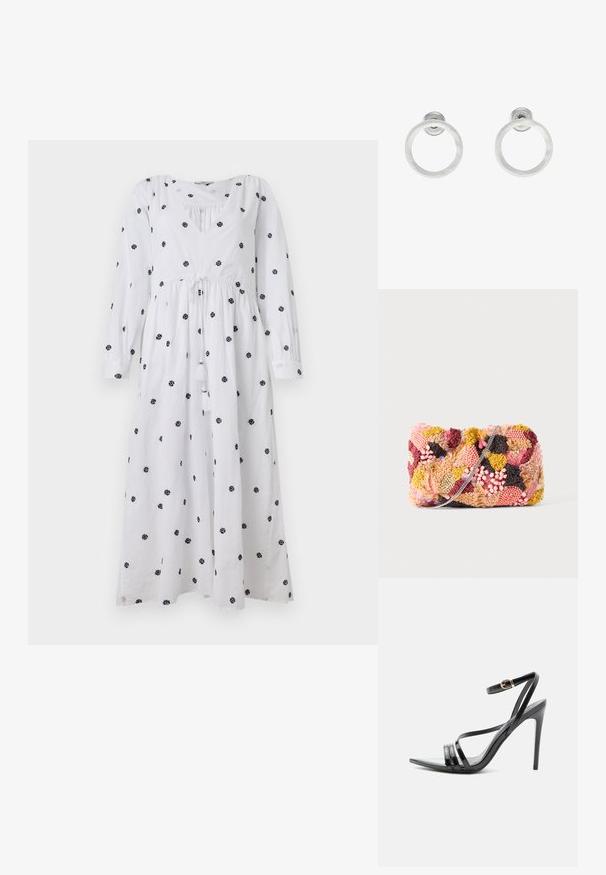 Witte jurk met lange mouwen en een V-hals. Bevat zwarte bloemenborduursels en een trekkoord in de taille met franje. Zacht, lichtgewicht stof.; Zwarte sandaal met hoge hak en dunne bandjes over de tenen en om de enkel, met een gouden gesp op een slanke naaldhak.; Rechthoekige clutch met meerkleurige getextureerde kralen, pailletten en garen in roze, geel, bordeaux en zwart, met een dunne zilveren kettingband.; Zilveren metalen ringoorbellen met een geborstelde textuur, met een ronde vorm en een transparante bevestiging voor een veilige draagwijze.