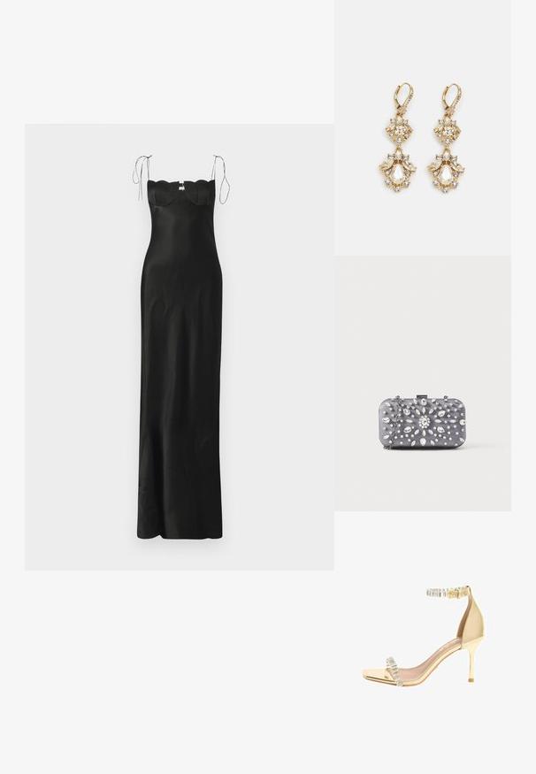 Zwarte satijnen maxi-jurk met een aansluitende silhouet, gegolfde details bij de halslijn en verstelbare schouderbandjes. Gladde textuur.; Gouden stiletto sandaal met een dunne hoge hak, enkelbandje en teenbandje met kristalversiering, en een vierkante open teen design.; Kleine rechthoekige donkergrijze clutch versierd met heldere strass-steentjes in een uitstralend patroon en een zilveren kettingband.; Gouden hangoorbellen met een clusterontwerp, versierd met ronde en druppelvormige heldere kristallen, die zich kenmerken door ingewikkelde details.