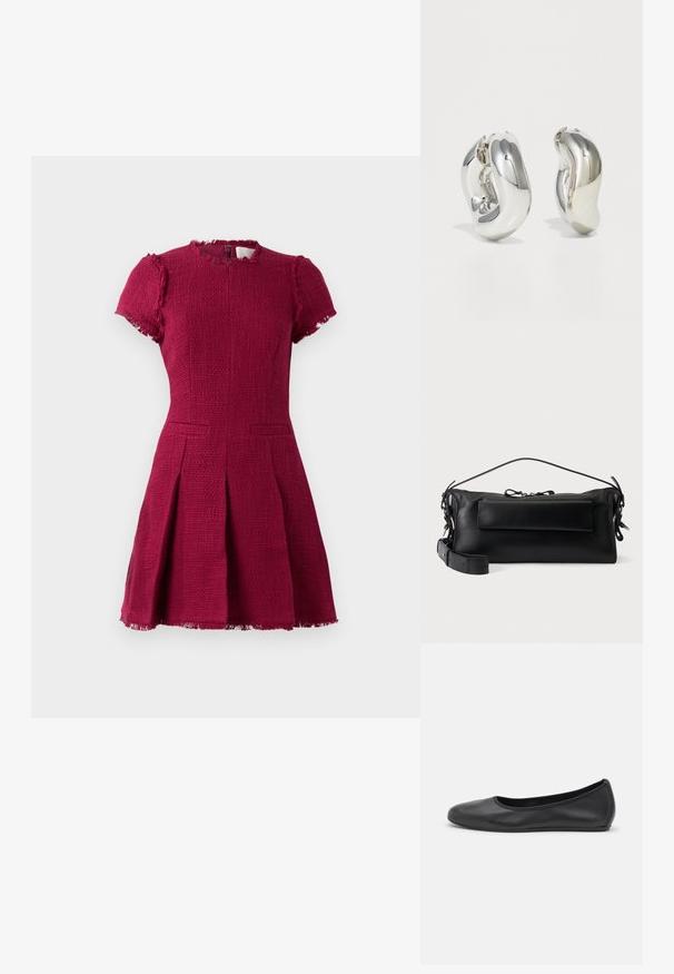 Robe bordeaux à manches courtes, en tissu texturé, avec un décolleté rond et un ourlet effiloché. Comprend deux poches avant et un design de jupe plissée.; Ballerines en cuir noir avec un bout rond, texture lisse, détails de couture minimalistes et design de semelle flexible.; Sac à main rectangulaire en cuir noir avec poignée courte, poche avant à rabat et bandoulière réglable sur fond blanc.; Boucles d'oreilles sculpturales en argent avec des formes douces et courbes et des surfaces réfléchissantes. Présentent un design de boucle fermée et une forme organique distincte.