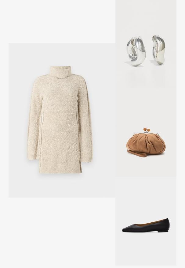 Beige fluffy tunika med høj hals og lange ærmer. Har en tekstureret overflade og sideslids for nem bevægelse.; Sort læder flad sko med spids tå, lav hæl og glat finish, vist fra siden på en lysegrå baggrund.; Blød brun ruskindsklæde pung med metalramme, rund lukning og fastgjort håndledsrem på en ensfarvet lys baggrund.; Sølvskulpturelle øreringe med glatte, buede former og reflekterende overflader. Har et lukket hoop-design og en markant organisk form.