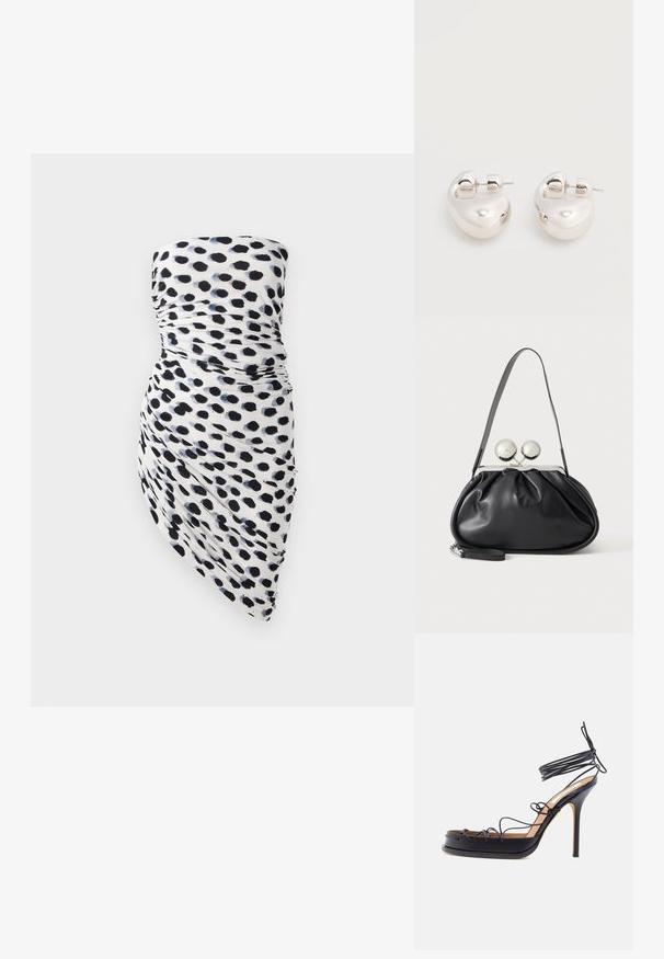 Strapless kjole med hvid bund og sorte samt marineblå polka dot mønstre, rynket design og asymmetrisk kant for en tætsiddende silhuet.; Sort højt hælede sandal med tynde læderremme, der vikles omkring foden og anklen, med en spids stilethælhæl.; Sort læderhåndtaske med opsamlet design, en enkelt rem, sølv metalramme og to store runde sølv lukninger.; Par af skinnende sølv store øreringe med lukning på bagsiden mod en ensfarvet hvid baggrund.