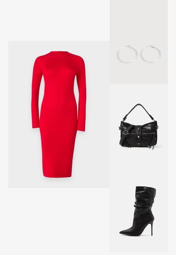Rode geribbelde jurk met lange mouwen en een hoge hals, getailleerde pasvorm en midi-lengte; heeft textuur en een lichte stretch.; Even&Odd Wide Fit by Zalando Enkellaarsjes met hoge hak - black; Even&Odd by Zalando H24462 - Handtas - black; Een paar glanzende zilveren oorringen met dunne draadafsluitingen, getoond op een lichtgrijze achtergrond.