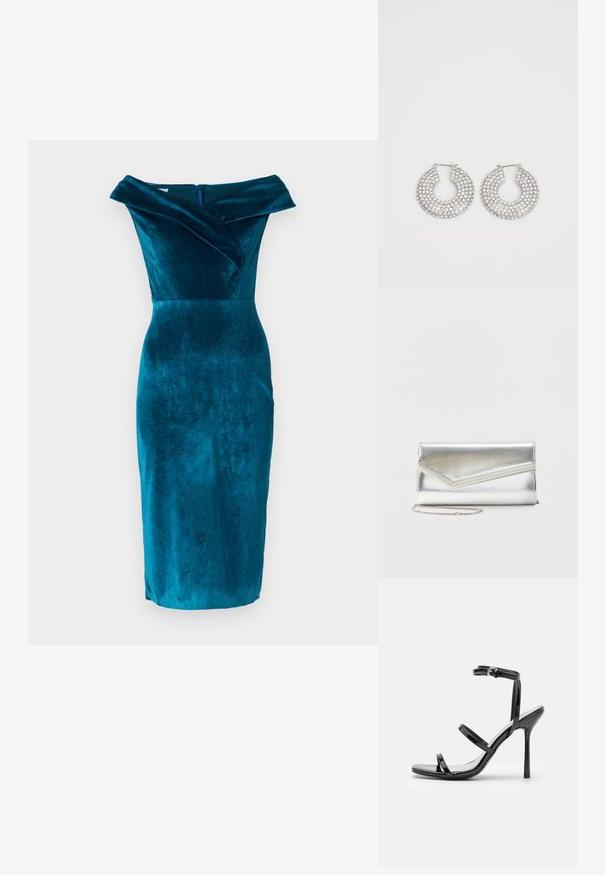 Teal velours off-shoulder kjole med en tætsiddende silhuet, der har en foldet krave og en centralt placeret lynlås i ryggen. Længden når til midt på læggen.; Sorte patentlæder højhælede sandaler med tre horisontale stropper og en justerbar ankelstrop. Elegant silhuet og skinnende finish.; Skinnende sølv clutch taske med kuvertlåg og dekorativ kant, lille sølvkæde, på ensartet lys baggrund.; Sølvøreringe med flere klare krystaludsmykninger, med en struktureret overflade og et åbent rundt design.