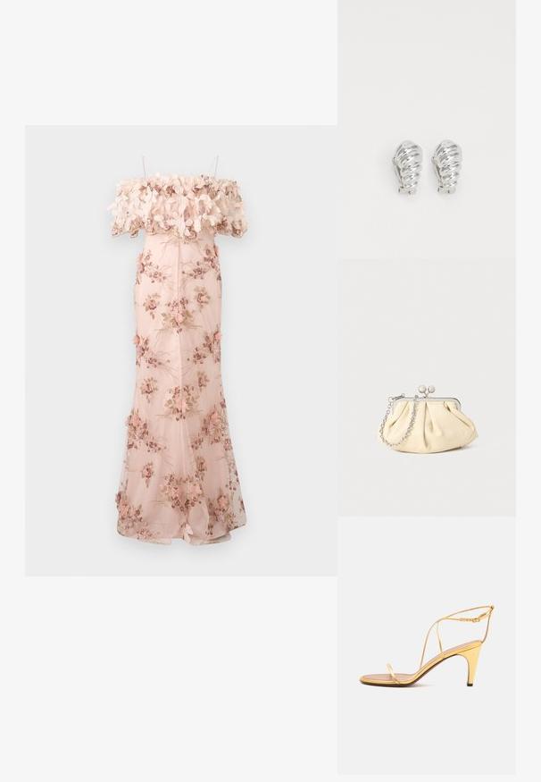 Robe rose claire bustier à épaules dénudées avec broderies florales, appliques de fleurs en 3D au niveau du décolleté, corsage ajusté et jupe fluide longue jusqu’au sol.; Sandale à talons hauts dorée avec fines lanières et une fine boucle à la cheville sur un fond gris clair.; Pochette en cuir beige plissé avec un cadre en métal argenté, dotée de deux fermoirs ronds décoratifs et d'une chaîne en argent.; Boucles d'oreilles en clip argentées avec un design en spirale, présentant une texture métallique lisse et des formes arrondies. Pas d'embellissements ou de motifs visibles.