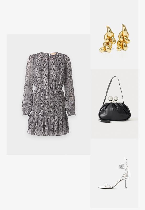 Vestido de estampado de serpiente en gris y negro con mangas largas, una cintura fruncida y un dobladillo con volantes. Presenta un cierre en la espalda con forma de ojo de cerradura.; Sandalia de tacón alto plateada con tiras finas, envoltura en el tobillo y tacón de aguja delgado sobre un fondo blanco liso.; Bolso de mano de cuero negro con diseño fruncido, una sola correa, marco metálico plateado y dos cierres grandes redondos de plata.; HUGO KREIT PISTIL CHAIN - Pendientes - gold-coloured