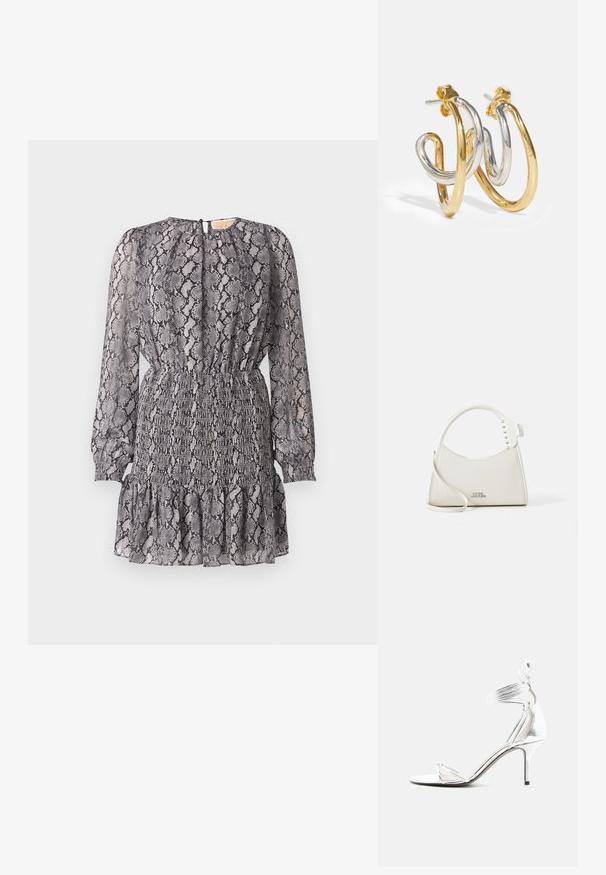 Vestido de estampado de serpiente en gris y negro con mangas largas, una cintura fruncida y un dobladillo con volantes. Presenta un cierre en la espalda con forma de ojo de cerradura.; Sandalia de tacón alto plateada con tiras finas, envoltura en el tobillo y tacón de aguja delgado sobre un fondo blanco liso.; Bolso de cuero blanco con forma curva, decorado con pequeñas tachuelas blancas a lo largo de la asa. Presenta una correa larga y un logo en relieve en la parte frontal.; Pendientes de aro entrelazados en oro y plata con acabados suaves y brillantes; cuentan con un cierre de presión para un uso seguro.