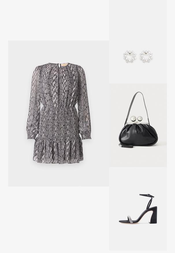 Šedá a čierna šaty s hadím vzorom, dlhými rukávmi, smockovaným pásom a volánovým lemom. Obsahuje uzáver vzadu s kľúčovou dierkou.; Čierna sandála na vysokom opätku s remienkom okolo členka a trblietavým remienkom na prstoch na bielom pozadí.; Čierna kožená kabelka so zhlukovým dizajnom, jedným popruhom, strieborným kovovým rámom a dvoma veľkými okrúhlymi striebornými zapínaniami.; Kruhové náušnice vyrobené z kovu, zdobené viacerými čírymi, fasetovanými kameňmi usporiadanými do trblietavého vzoru. Bezfarebné a reflexné.