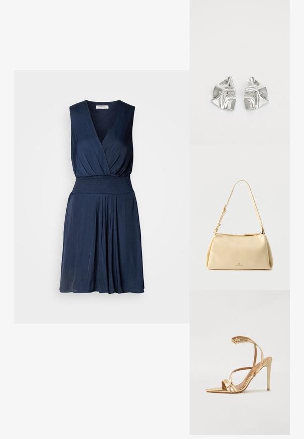 Marineblå ærmeløs kjole med dyb V-hals, rynket talje og flatterende skørt. Fremstillet af blødt stof med subtil struktur.; Even&Odd by Zalando Sandaler - gold; Beige rektangulær skuldertaske med justerbar rem og lynlås, med en lille "Anna Field"-logo midt foran.; Sølvmetal øreringe med et bølgende, skulpturelt design, der har en poleret overflade og uregelmæssige former, hvilket fremhæver en moderne æstetik.
