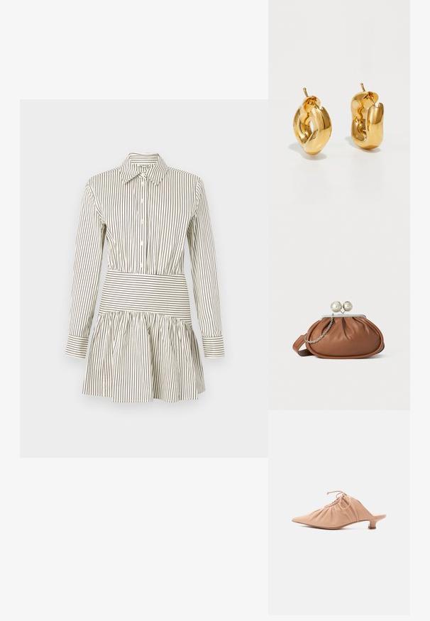 Hemdblusenkleid mit tailliertem Schnitt, schwingendem Rock, langen Ärmeln und schmalen braunen Streifen auf einem cremefarbenen Hintergrund. Verfügt über einen klassischen Kragen.; Beige Leder-Pantolette für Damen mit spitzer Kappe, gerafftem Obermaterial, Kordelzug und niedrigem Kitten-Heel auf weißem Hintergrund.; Braune Leder-Clutch mit silbernem Kugelverschluss und einem kleinen silbernen Kettendetail auf weißem Hintergrund.; Fette goldene Creolen mit einem leicht verdrehten, röhrenförmigen Design und Steckverschlüssen auf einem weißen Hintergrund.