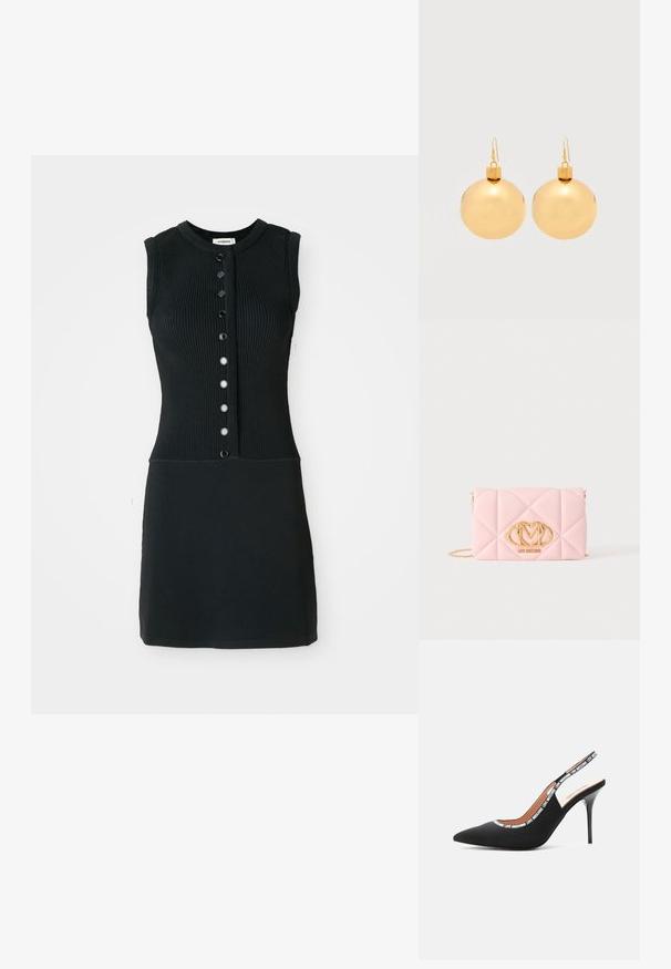 Robe sans manches noire en tricot côtes avec un col rond, dotée d'une patte de boutonnage à l'avant avec six boutons noirs et d'une silhouette ajustée.; Love Moschino LOGO TAPE - Escarpins à talons hauts - black; Sac à main matelassé rose clair avec une bandoulière chaîne dorée et le logo Love Moschino doré au centre avant sur un fond gris uni.; Paire de boucles d'oreilles boule de Noël dorées brillantes avec fermoirs à crochet sur fond blanc uni.