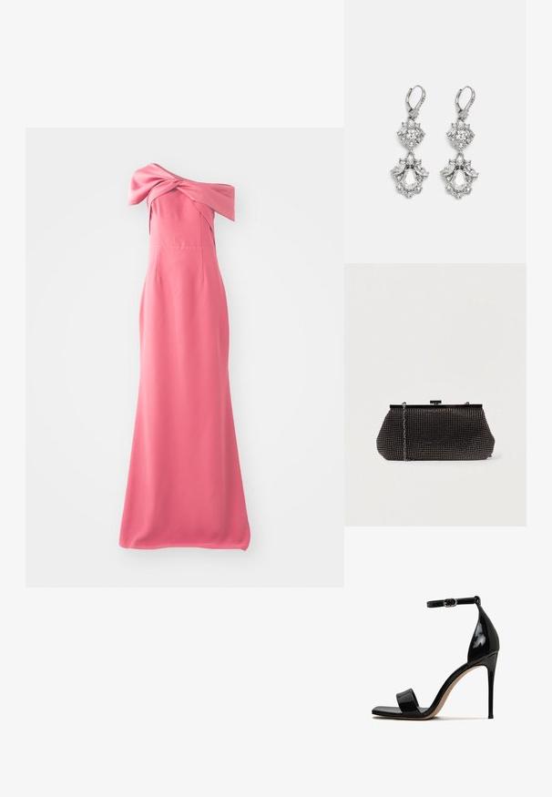 Lang pink kjole med off-the-shoulder design, der har en knyttet detalje ved udskæringen og en glat, svævende stof.; Sorte patentlæder højhælede sandaler med åben tå, ankelrem og en slank, glat finish. Udstyret med en slank stiletthæl.; Sort mesh clutch-taske med en struktureret silhuet, prydet med små metalstuds, har en låsemekanisme og en aftagelig kæderekke.; Sølvfarvede øreringe med flere klare krystalgemstones i dråbe- og marquiseformer, med låse med bøjlestik og detaljeret udsmykning.