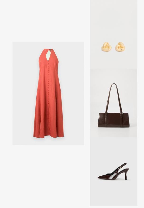 Robe corail sans manches avec col halter, boutons recouverts de tissu sur le devant courant le long du centre et une légère texture froissée.; Talons slingback en cuir verni brun avec un bout pointu, un talon fin, et une sangle réglable avec une petite boucle.; Sac à main en cuir verni marron de forme rectangulaire, avec deux longues poignées et des accents courbés subtils à l'avant.; Paire de clous d'oreilles en forme de nœud, couleur or brillant, sur un fond blanc uni.