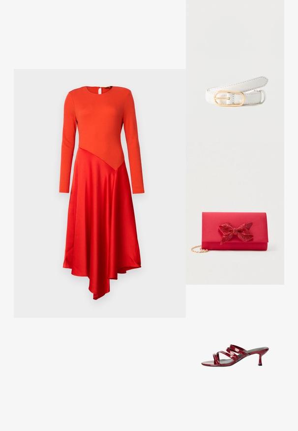 Rode jurk met lange mouwen, een ronde hals en een sleutelgat achter. Kenmerkt een gladde top en een asymmetrische satijnen rok met een vloeiende afwerking.; Rode lakleren muilez sandal met drie smalle bandjes en een lage gebogen kittenhak.; Rode satijnen clutch met een grote glinsterende strik op de klep en een korte gouden kettingriem tegen een witte achtergrond.; Witte leren riem met zwarte stiknaden en een ovale gouden metalen gesp, opgerold gelegd op een effen lichte achtergrond.