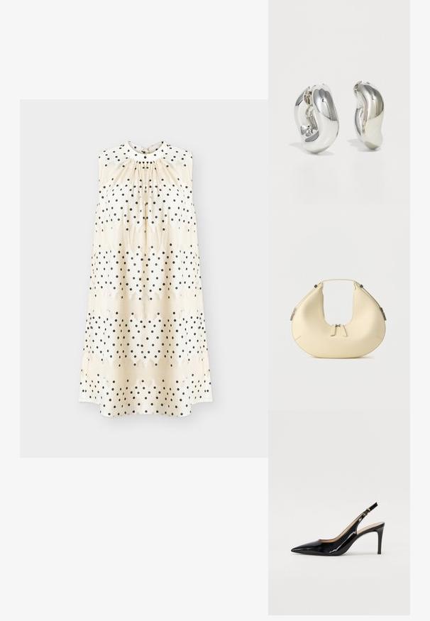 Robe crème sans manches à pois noirs, encolure froncée et silhouette droite et ample.; Pompe slingback en cuir verni noir avec un bout pointu, un talon fin et un design de découpes subtil. Elle dispose d'une boucle dorée sur la sangle.; Sac à main beige en forme de croissant avec fermeture à double fermeture éclair et poignée courte, avec des détails en métal argenté sur les côtés.; Boucles d'oreilles sculpturales en argent avec des formes douces et courbes et des surfaces réfléchissantes. Présentent un design de boucle fermée et une forme organique distincte.