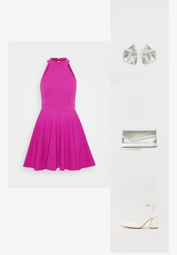 Figurbetontes pinkes Kleid mit hohem Kragen, ärmellosem Design und ausgestelltem Rock. Hergestellt aus glattem Material ohne sichtbare Muster oder Beschläge.; Weißer sandal mit Absatz und spitzem Zehenbereich, verstellbarem Knöchelriemen und chunky quadratischem Absatz. Glatte Textur mit minimalen Nähdetails.; Glänzende silberne Clutch mit Umschlagklappe und dekorativem Besatz, kleiner silberner Kettenriemen, auf einfachem hellem Hintergrund.; Silberne Metallohrringe mit einem wellenförmigen, skulpturalen Design, das eine polierte Oberfläche und unregelmäßige Formen aufweist, die eine zeitgenössische Ästhetik betonen.