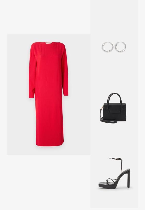 Rød ribstrik kjole med lange ærmer, rund halsudskæring og lige form. Stoffet har et struktureret udseende og går til midt på læggen.; DeeZee Højhælede sandaletter / Højhælede sandaler - black; Sort struktureret håndtaske lavet af læder med et topgreb, aftagelig skulderrem og detalje med frontklap. Guldhardware accenter.; Sølv hoops med en bølget, uregelmæssig tekstur. Har en tynd, cirkulær form og en reflekterende finish.
