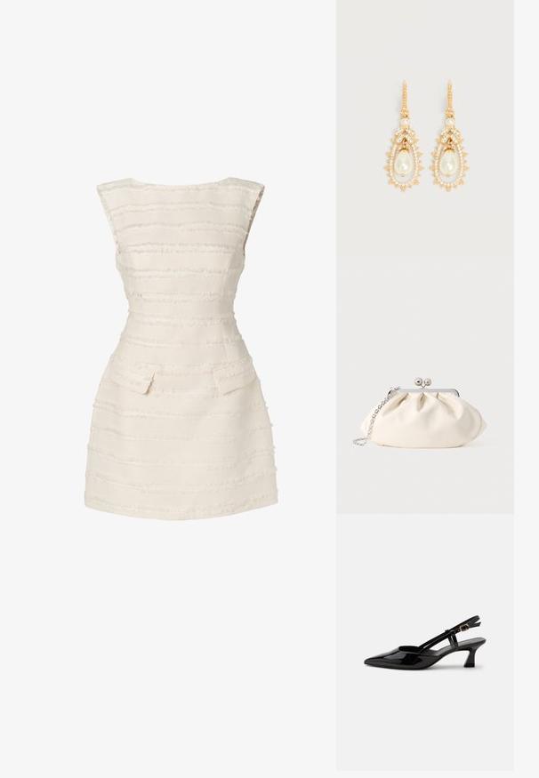 Weißes Kleid mit vertikalen Strukturstreifen, figurbetontem Schnitt, Rundhalsausschnitt und zwei kleinen vorderen Taschen.; Schwarzer Slingback-Pumps aus Lackleder mit spitzer Spitze und verstellbarem goldfarbenem Riemen auf weißem Hintergrund.; Cremefarbene Stoff-Clutch mit gerafftem Design, silbernem Metallrahmen, zwei dekorativen Kugeln und einem silbernen Kettenriemen.; Ohrhänger in Goldoptik mit tropfenförmigen Kunstperlen, umgeben von kleinen klaren Kristallen und blattförmigen Kristallakzenten.