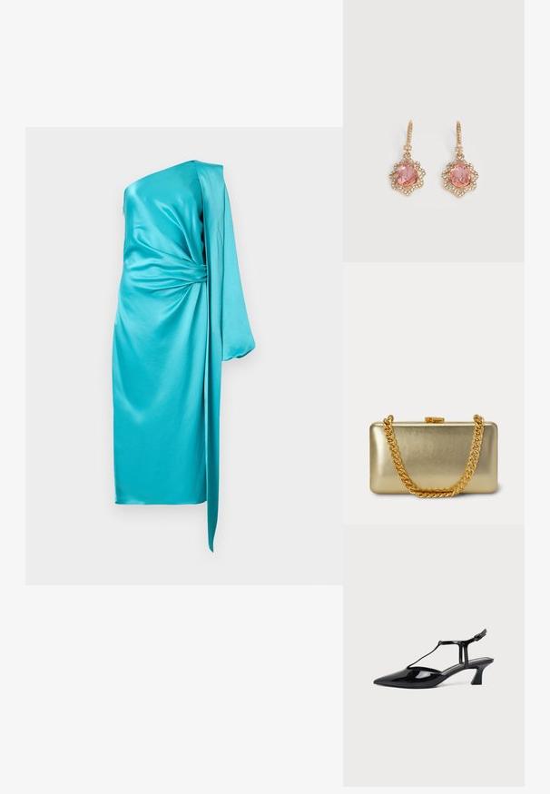 Robe en satin turquoise à une épaule avec détail noué drapé et longue pièce de tissu sur le côté, longueur genou.; Chaussure slingback en cuir verni noir à bout pointu avec bride en T et petit talon bloc incliné sur fond blanc.; Pochette rectangulaire brillante dorée avec une chaîne dorée et un petit fermoir en haut sur un fond clair.; Boucles d'oreilles pendantes en or avec des pierres précieuses roses en forme de goutte entourées de petits cristaux transparents sur fond blanc.