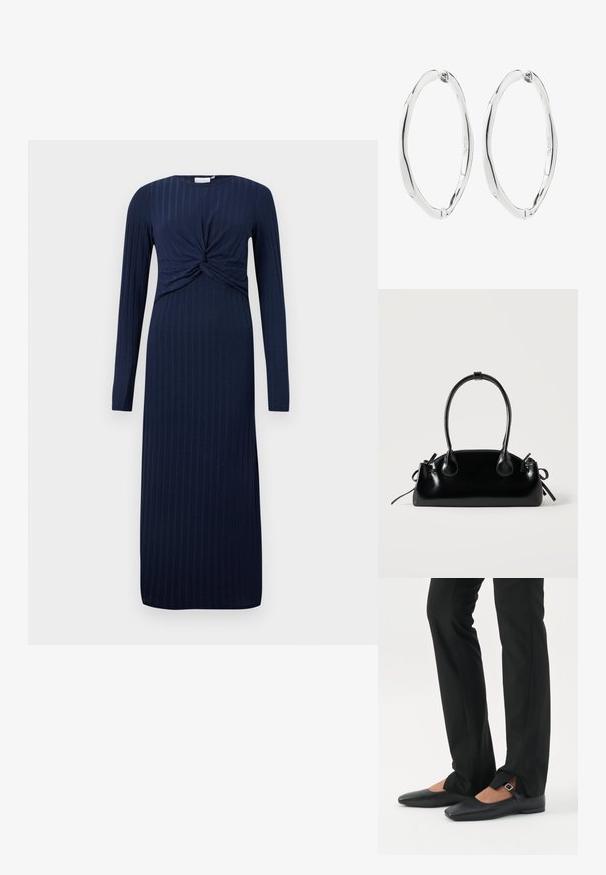 Navyblaues langärmeliges Kleid mit einem verdrehten Knotendetail an der Vorderseite, mit ribbeliger Textur und geradem, bodenlangem Schnitt.; Beine in schwarzen schmalen Hosen mit vorderen Schlitzen am Saum, kombiniert mit schwarzen flachen Mary-Jane-Schuhen mit kleinem Schnallenriemen.; Kleine schwarze glänzende Handtasche mit zwei langen Griffen und seitlichen Kordelzug-Details vor einfachem hellem Hintergrund.; Paar polierte silberne verdrehte ovale Creolen mit Klappverschlüssen, vor weißem Hintergrund gezeigt.