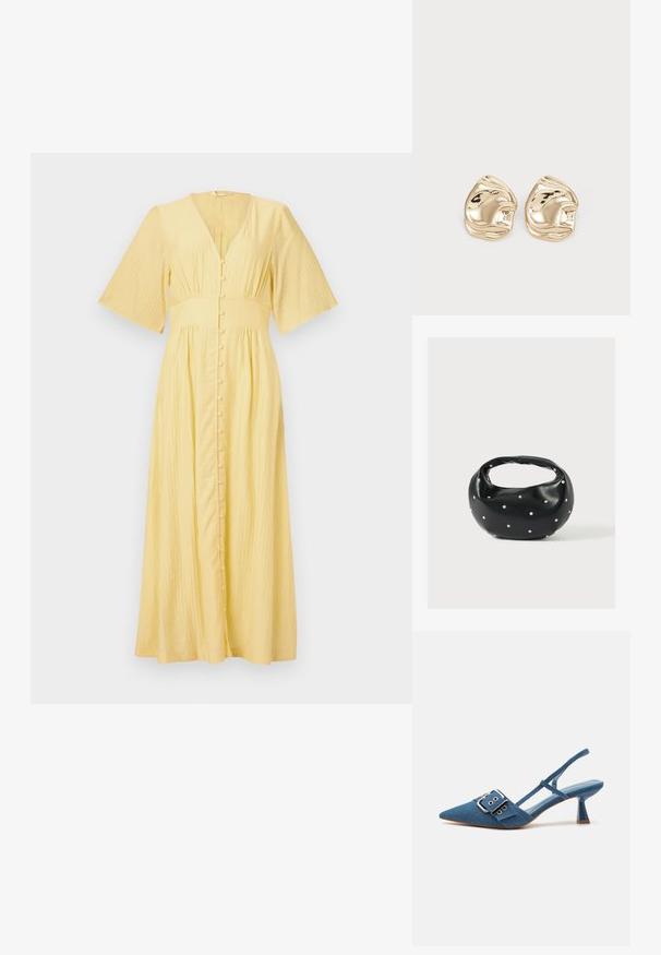 Gul maxi-kjole med V-hals, korte klokkeærmer, frontknapper og et tekstureret stof. Faldet let fra taljen.; Denim slingback pumps med spids tå, justerbar spændebånd, og en glansfuld blå hæl. Glat tekstur med en lys blå indersål.; Sort læderhåndtaske med en rundet form, dekoreret med sølvnitter, og et kort håndtag. Glat tekstur og lynlåslukning.; Guldtonede metalstudøreringe med et uregelmæssigt, glat design og en reflekterende overflade samt bølgede kanter. Ingen yderligere udsmykninger.