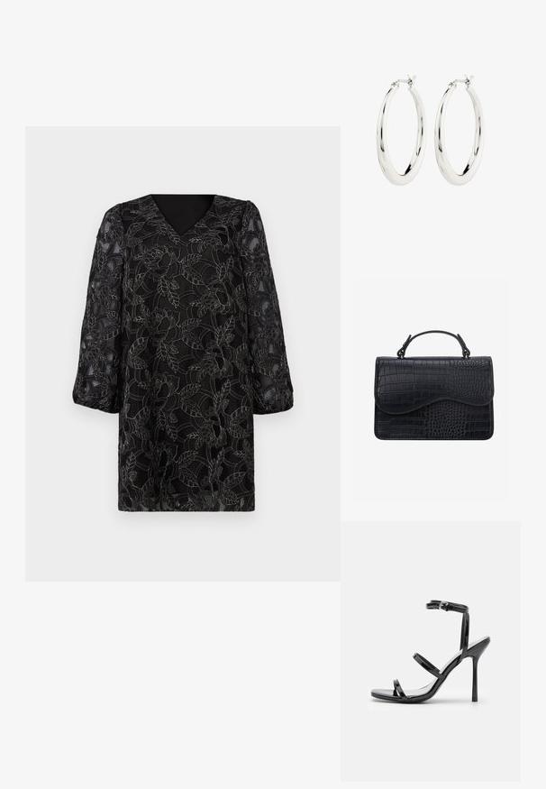 Schwarzes Kleid mit V-Ausschnitt, langen Puffärmeln und floraler Spitzenüberlagerung mit aufwendigen Blatt- und Blütenmotiven. Strukturierte Oberfläche.; Schwarze Lackleder-High-Heel-Sandalen mit drei horizontalen Riemen und einem verstellbaren Knöchelriemen. Schlanke Silhouette und glänzende Oberfläche.; Schwarze Lederhandtasche mit Krokodilstruktur, rechteckiger Form, gewölbter Klappe und kurzem oberen Griff.; Silberne Creolen mit einer glatten, glänzenden Oberfläche. Kreisform, ausgestattet mit einem sicheren Verschluss. Einfaches und elegantes Design.