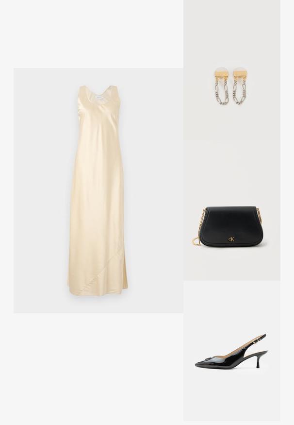 Satin ærmeløs kjole i lys beige med rund halsudskæring, lige silhuet, sideslids og glat tekstur.; Sort patentlæder slingback hæl med spids tå, lille kitten hæl og sølvspænde på en ensartet hvid baggrund.; Sort læder skuldertaske med gylden kæde-rem og lille gyldent "CK" logo på fronten i midten.; Par af guldbelagte og sølvkædeøreringe med rektangulære guldbelagte nitter og ovale sølvled på en lys baggrund.