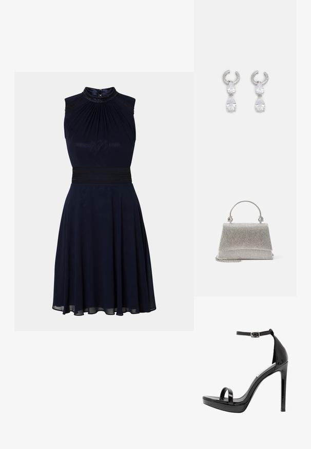 Marineblauwe mouwloze jurk met een geplooide halslijn, een getailleerde tailleband en een uitlopende rok. Voorzien van decoratieve details bij de halslijn.; Steve Madden MILANO - Sandalen met hoge hak - black; ALDO FELISIA - Handtas - silver-coloured; Zilveren oorbellen met een textuur in de vorm van een hoop, versierd met twee heldere druppelvormige kristallen en een kleiner vierkant kristal aan de onderkant.