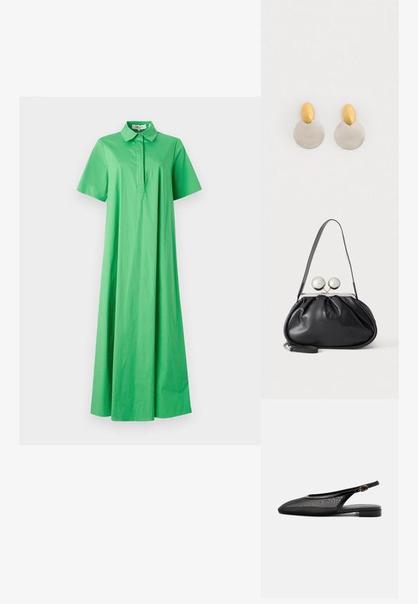 Grünes Baumwollkleid mit Kragen, kurzen Ärmeln und einer lockeren, bodenlangen Silhouette. Glatte Textur ohne sichtbare Muster.; Schwarzer Slingback-Flachschuh mit spitzer Kappe, Mesh-Obermaterial, verstellbarem Schnallenriemen und niedrigem Blockabsatz auf weißem Hintergrund.; Schwarze Ledertasche mit gerafftem Design, einem einzelnen Riemen, silbernem Metallrahmen und zwei großen runden silbernen Verschlüssen.; Ohrringe aus Gold und Silber mit einer runden Diskusbasis und einem ovalen Oberteil, glatte Textur und polierte Oberfläche.