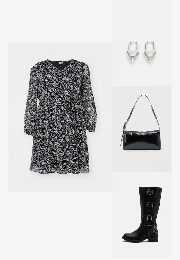 Schwarz-cremefarbenes gemustertes Kleid mit V-Ausschnitt, langen Ärmeln und einem Bindegürtel in der Taille. Leichter, fließender Stoff mit Rautenmotiven.; Schwarzer Lederstiefel bis zur Mitte der Wade mit vier verstellbaren Metallriemen und niedrigem Blockabsatz auf weißem Hintergrund.; Schwarze rechteckige Schultertasche mit einem verstellbaren Riemen und einem oberen Reißverschluss vor einfachem Hintergrund.; Silberne herzförmige Vorhängeschlösser mit eingravierten "JA"- und "NEIN"-Texten, polierte Oberfläche, symmetrisches Design und einem robusten Metallverschluss.