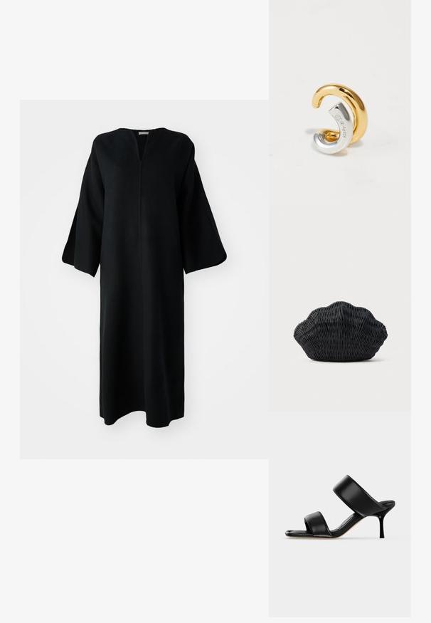 Robe noire longue avec des manches larges et un décolleté en V, présentée sur un fond blanc.; Sandale mule en cuir noir avec deux larges brides et un talon stiletto fin de hauteur moyenne sur un fond clair uni.; Sac à main en osier noir en forme de coquille Saint-Jacques avec un dessus courbé et une texture tressée sur un fond uni.; Deux écouteurs interlockés, l'un en or et l'autre en argent estampillé Ag925, présentés sur fond blanc.