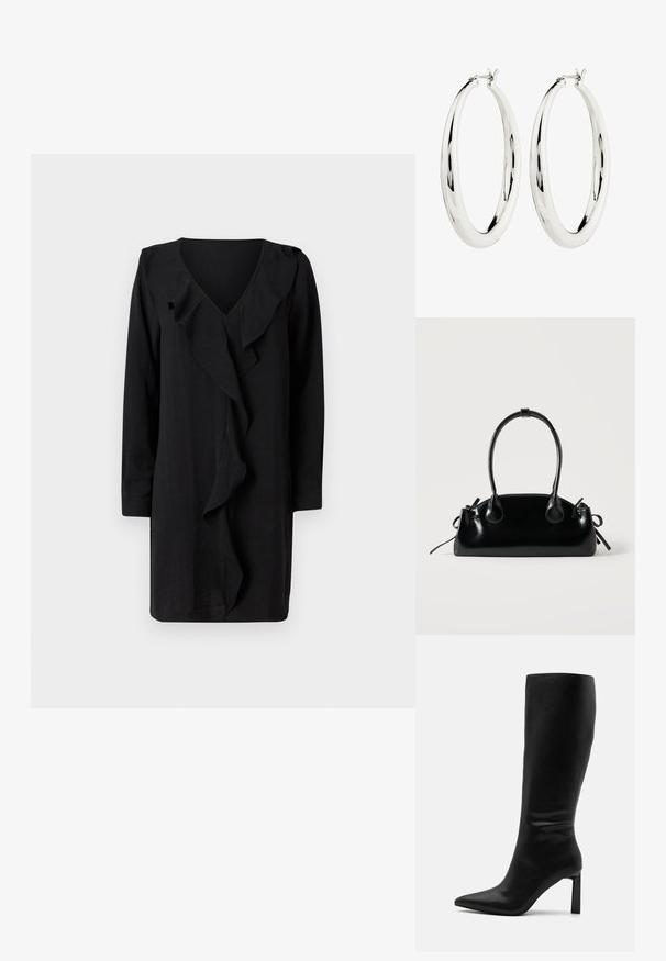 Schwarzes Kleid mit V-Ausschnitt und einem gerafften Frontdetails. Lange Ärmel und eine lässige Passform unterstreichen die elegante Ausstrahlung. Weicher Stoff.; Even&Odd by Zalando Stiefel - black; Kleine schwarze glänzende Handtasche mit zwei langen Griffen und seitlichen Kordelzug-Details vor einfachem hellem Hintergrund.; Silberne Creolen mit einer glatten, reflektierenden Oberfläche. Runde, große Form mit einem sicheren Verschluss an der Oberseite. Polierte Oberfläche betont den Glanz.