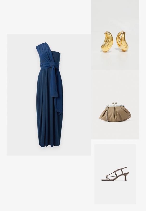 Vestido azul marino, sin mangas, de longitud hasta el suelo con un diseño de un solo hombro, batista en la cintura y tejido fluido. Textura suave, caída elegante.; Sandalia marrón de cuero con tiras, punta cuadrada, tacón de bloque de altura media y correa ajustable en el tobillo con detalle de hebilla dorada.; Clutch de cuero en beige suave con forma redondeada, textura plisada, cierre de broche plateado y una correa de cadena desmontable.; Pendientes de aro de oro con forma curva y suave, y acabado pulido. Presentan un mecanismo de cierre y ligeras indentaciones para un toque de detalle.