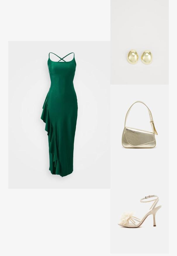 Grünes Satin-Kleid mit Spaghetti-Trägern und einem gekreuzten Rücken, das auf der linken Seite mit einem Rüschendetail und einer enganliegenden Silhouette versehen ist.; Weiße High-Heel-Sandale mit dünnem Knöchelriemen, offenem Zehenbereich und großem Blumenstoffdetail an den vorderen Riemen.; Goldfarbene metallische Handtasche mit strukturiertem Design, glatter Textur und verstellbarem Tragegurt. Sie verfügt über eine einzigartige dreieckige Form und minimalistische Nähte.; Goldfarbene Metallstanzohrringe mit einer glatten, abgerundeten Form und polierter Oberfläche. Einfaches Design ohne zusätzliche Verzierungen.